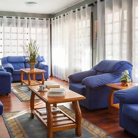 Apartment With Pool Views, 200m From The *