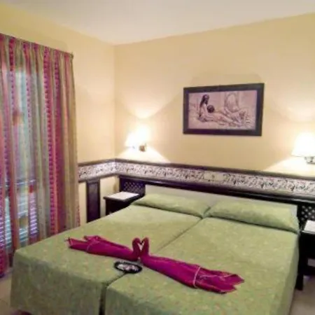 Apartment With Pool Views, 200m From The