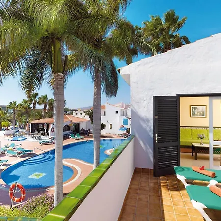 With Pool Views, 200m From The Apartment Caleta De Fuste