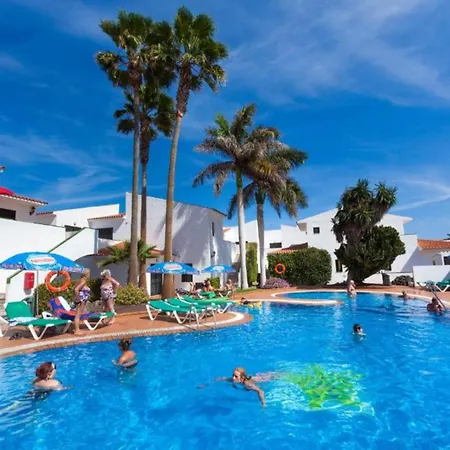 Lejlighed With Pool Views, 200m From The
