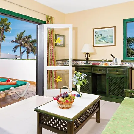 Lejlighed With Pool Views, 200m From The Caleta De Fuste